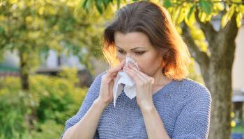 Сезонная аллергия (поллиноз или  сенная лихорадка) - когда начинается и как лечить
